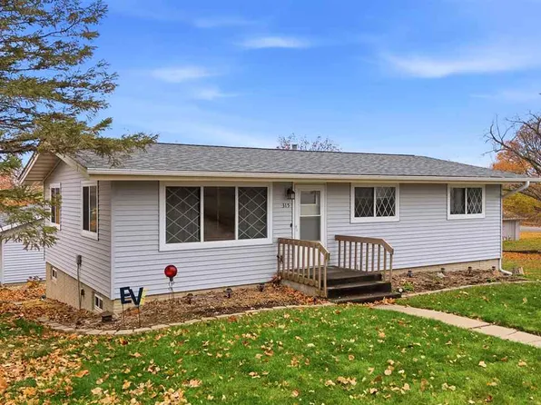 315 W Lakeview St, North English, IA 52316