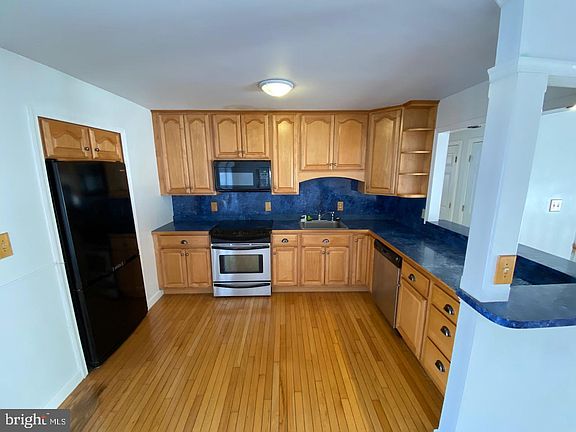 5th image of 272 Gunning Bedford Dr
