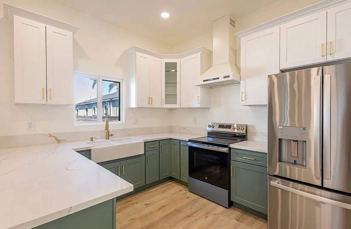 2 bed, 2.0 bath, 1628 sqft, $2,900 — Photo 2