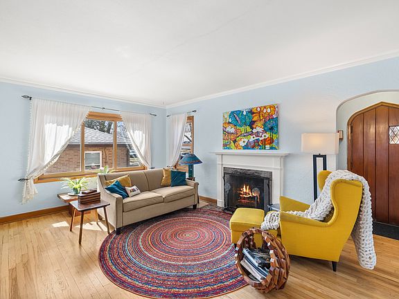 4th image of 2207 35th St