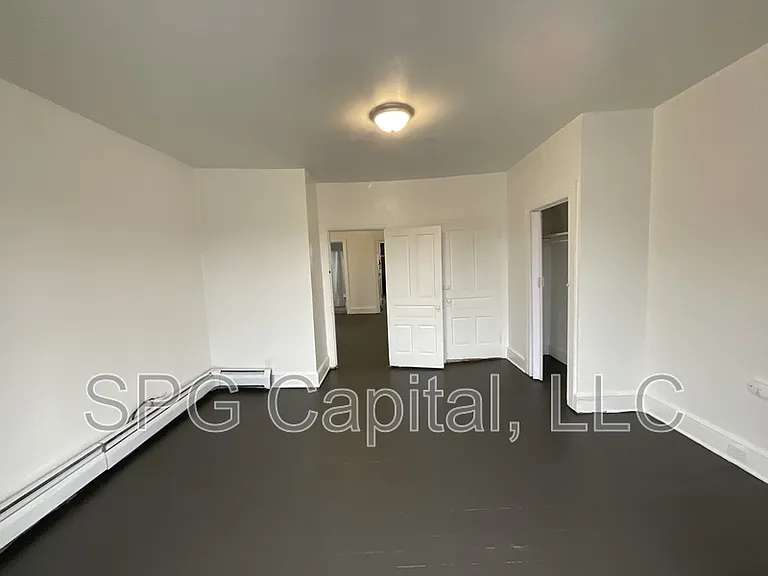932 W Princess St — Photo 9