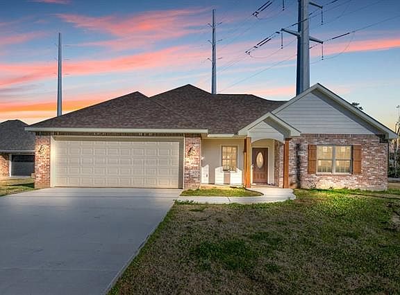 3rd image of 984 Jesse Dr