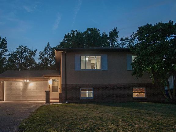 2nd image of 5467 Aqua St