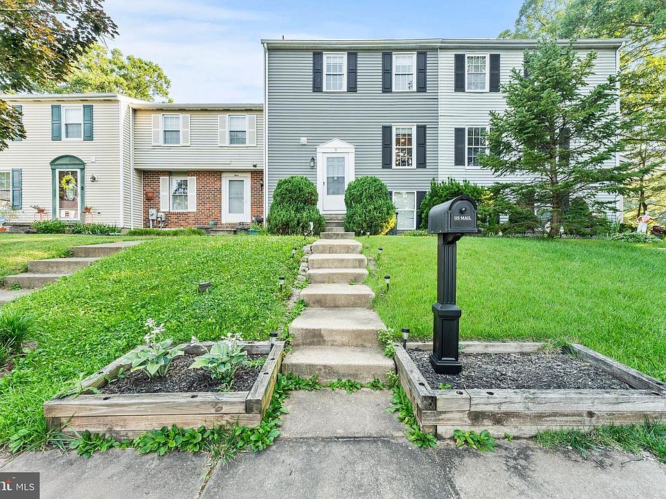 1st image of 6 Crosswall Ct