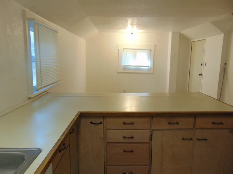 515 1/2 1st Ave SW — Photo 5