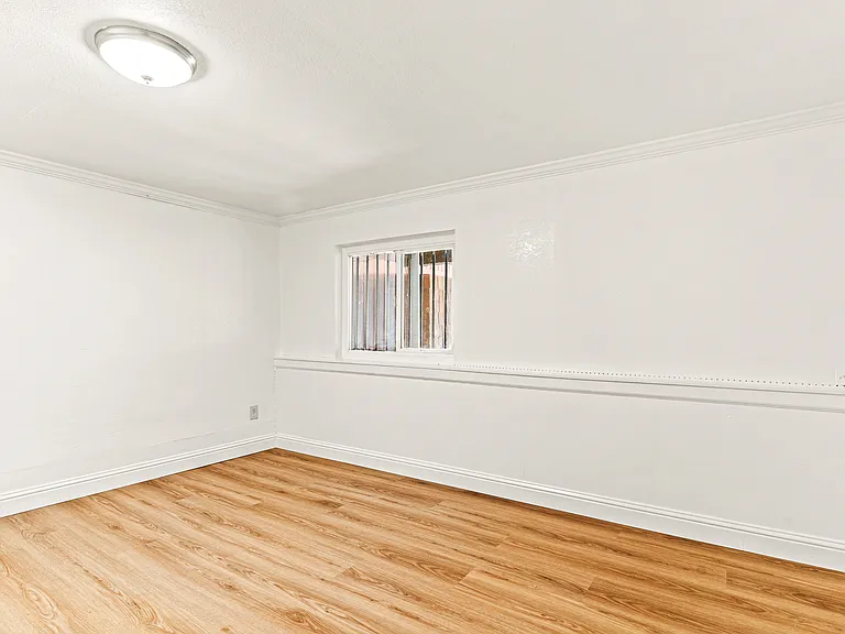 1015 82nd Ave — Photo 17