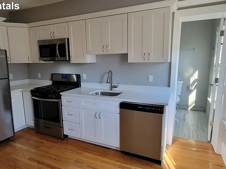 1 Mount Pleasant Pl #2 — Photo 2
