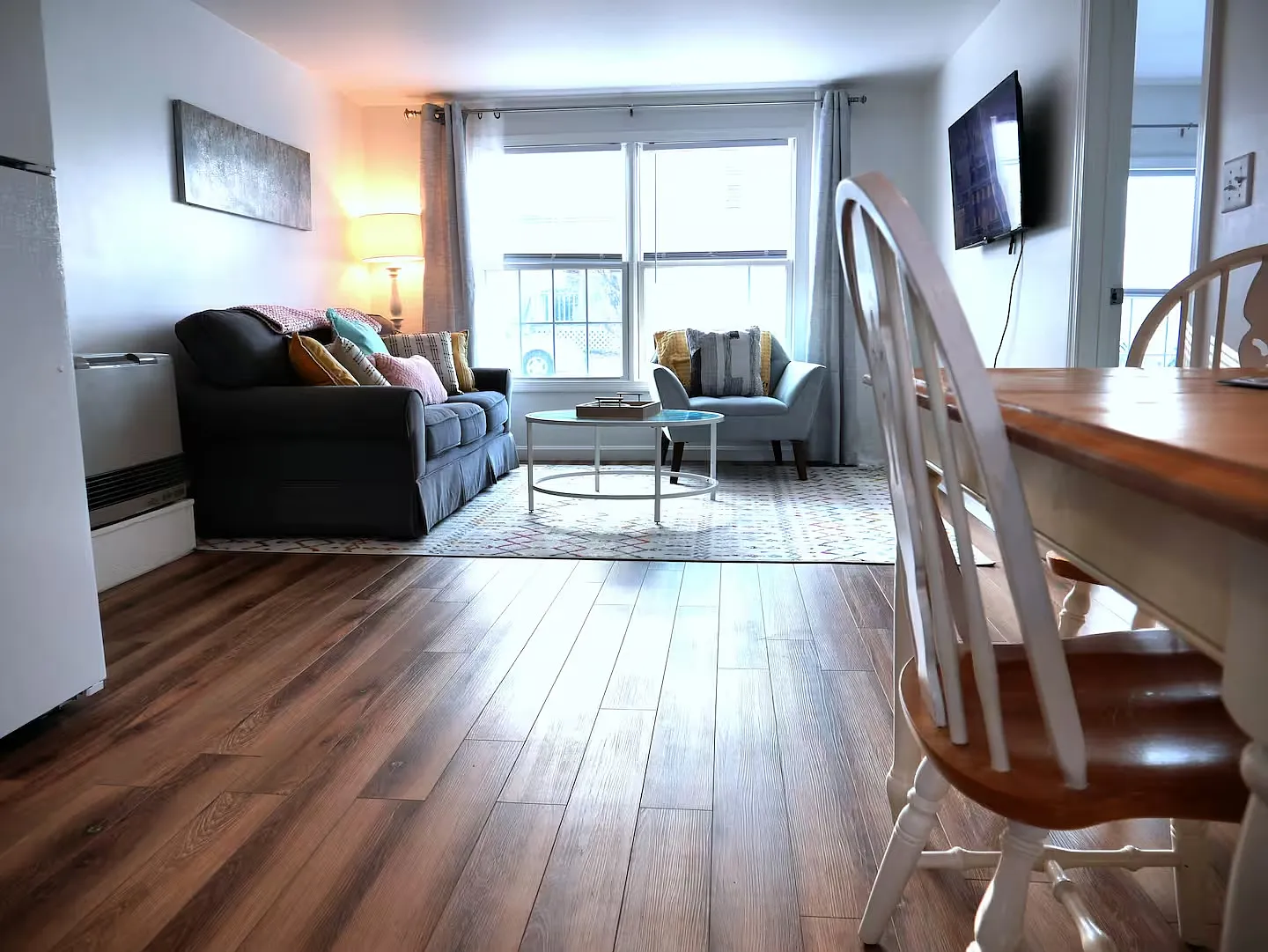 2 bed, 950 sqft, $2,100 — Photo 2