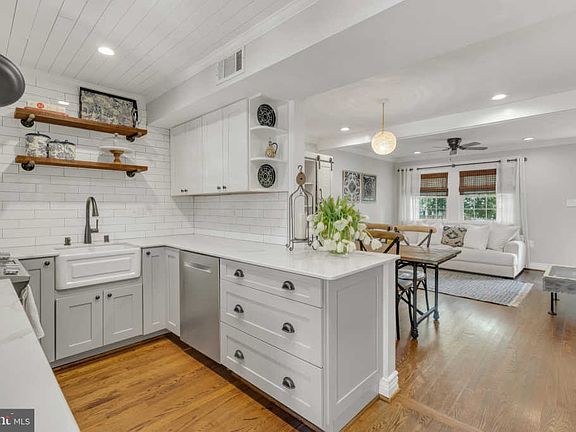 4th image of 352 James St #379