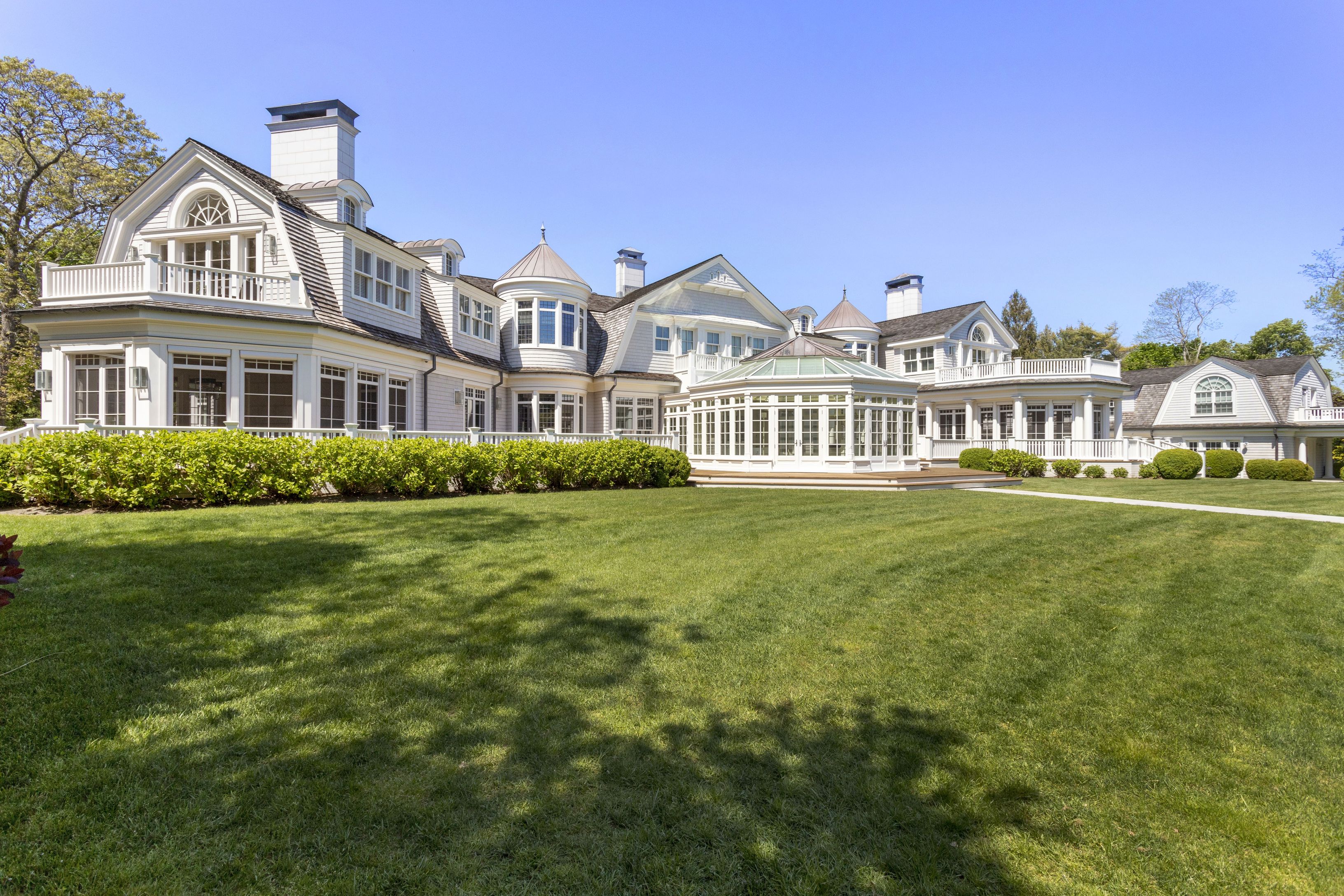 East Hampton Star: The Pulse of the Hamptons Community