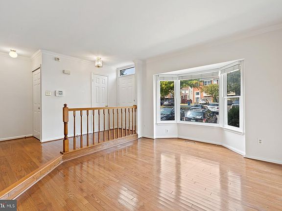 4th image of 5321 Buxton Ct
