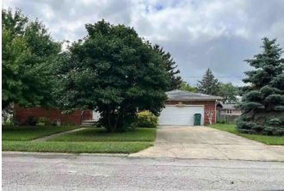 5419 Maplewood Dr photo 1
