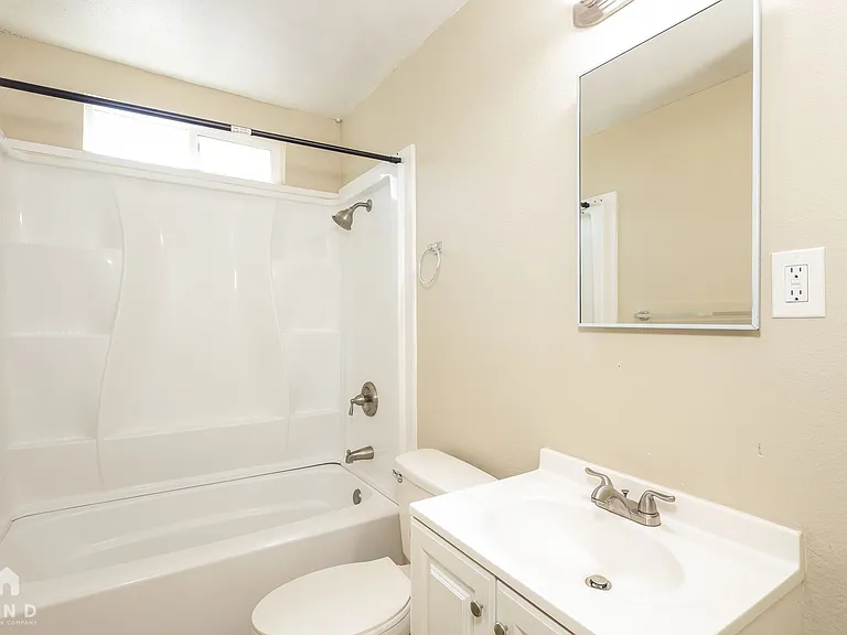 466 Capitol Hill Ave #1 — Photo 15