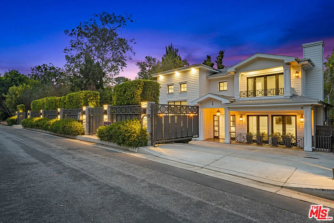 5 bed, 8.0 bath, 7379 sqft, $59,999 — Photo 2