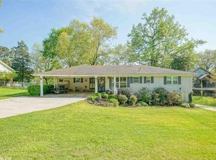 210 Yorkshire Dr, Hot Springs National Park, AR 71913
