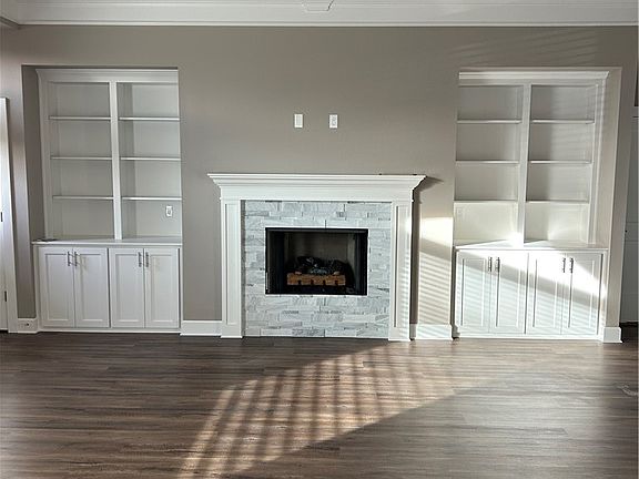 4th image of 1080 Flat Rock St