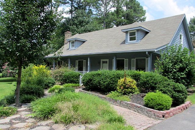 1st image of 2762 New London Dr