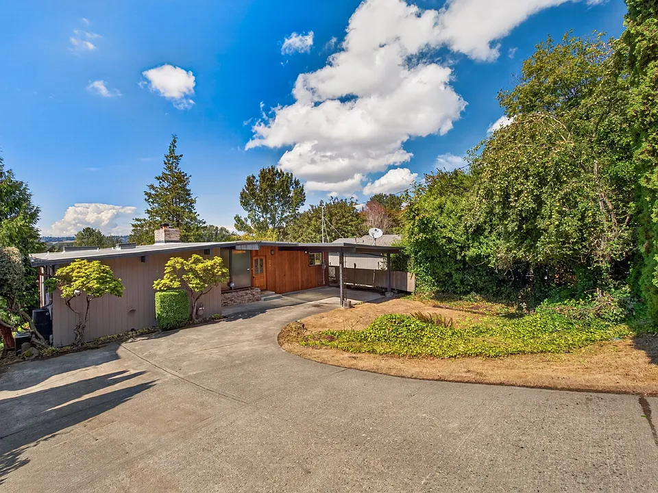 806 Prospect Ave N