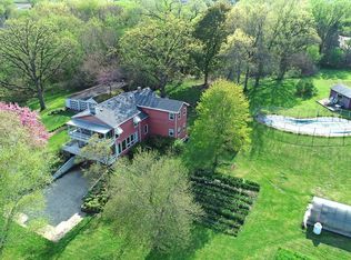 1115 Hartland Rd, Woodstock, IL 60098