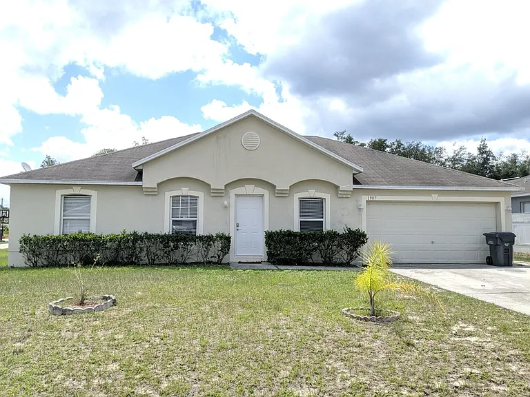 1907 Manatee Dr — Photo 1