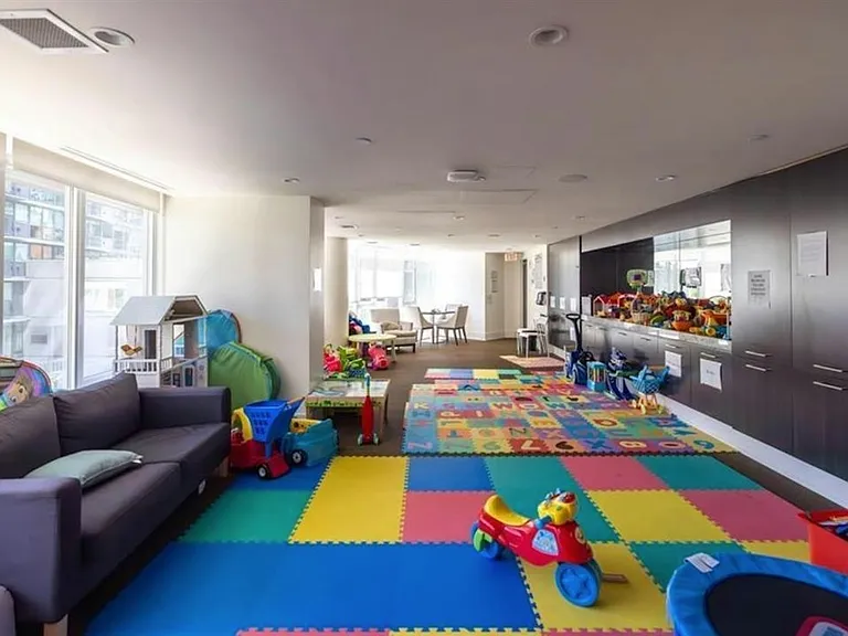 1372 Seymour St #1505 — Photo 3