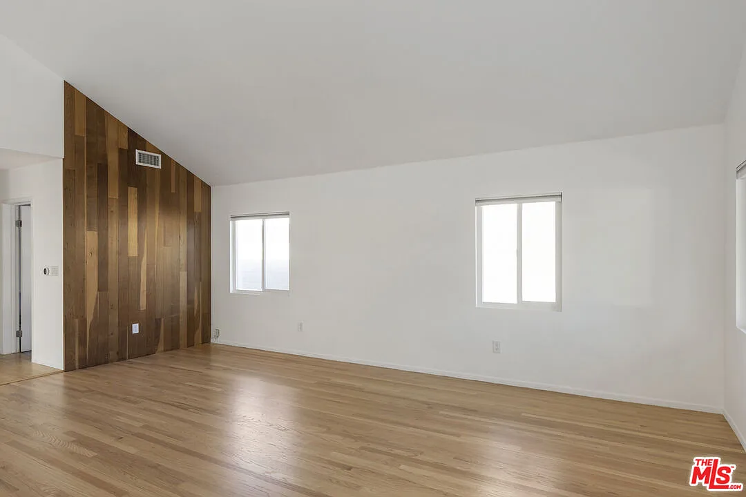 4 bed, 2.0 bath, 1694 sqft, $6,000 — Photo 4