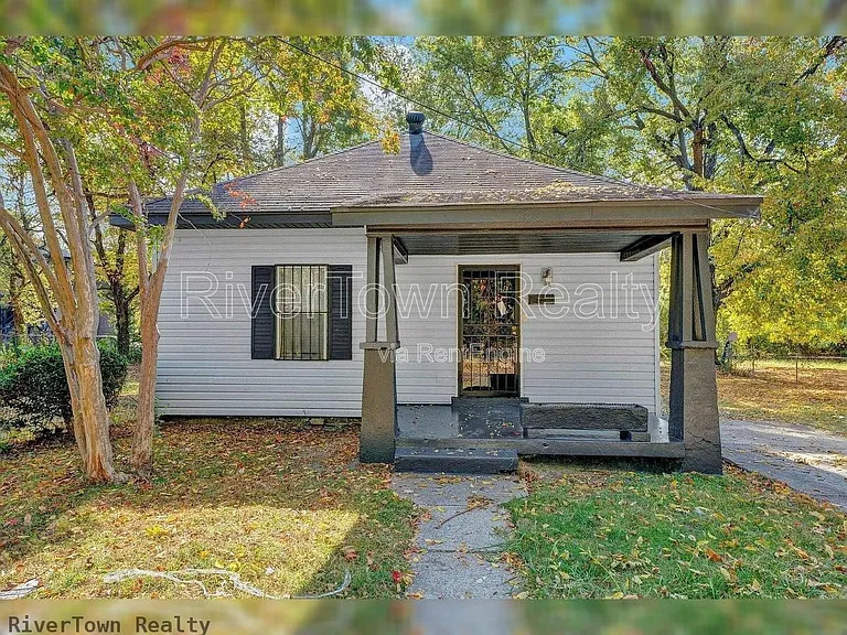 439 Simpson Ave — Photo 1