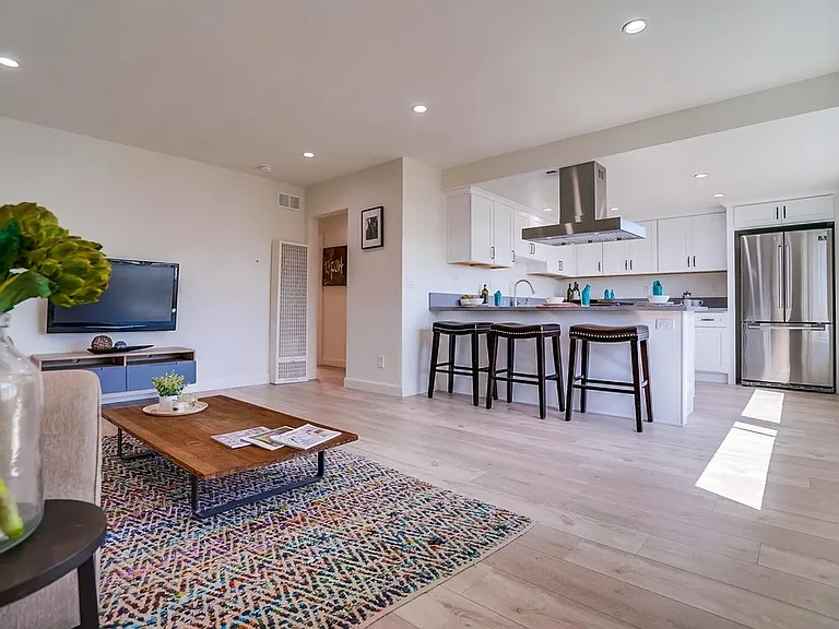1512 Sherman Pl — Photo 6