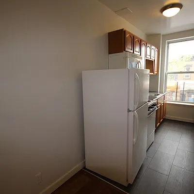 Rented by Space Link Realty | media 14