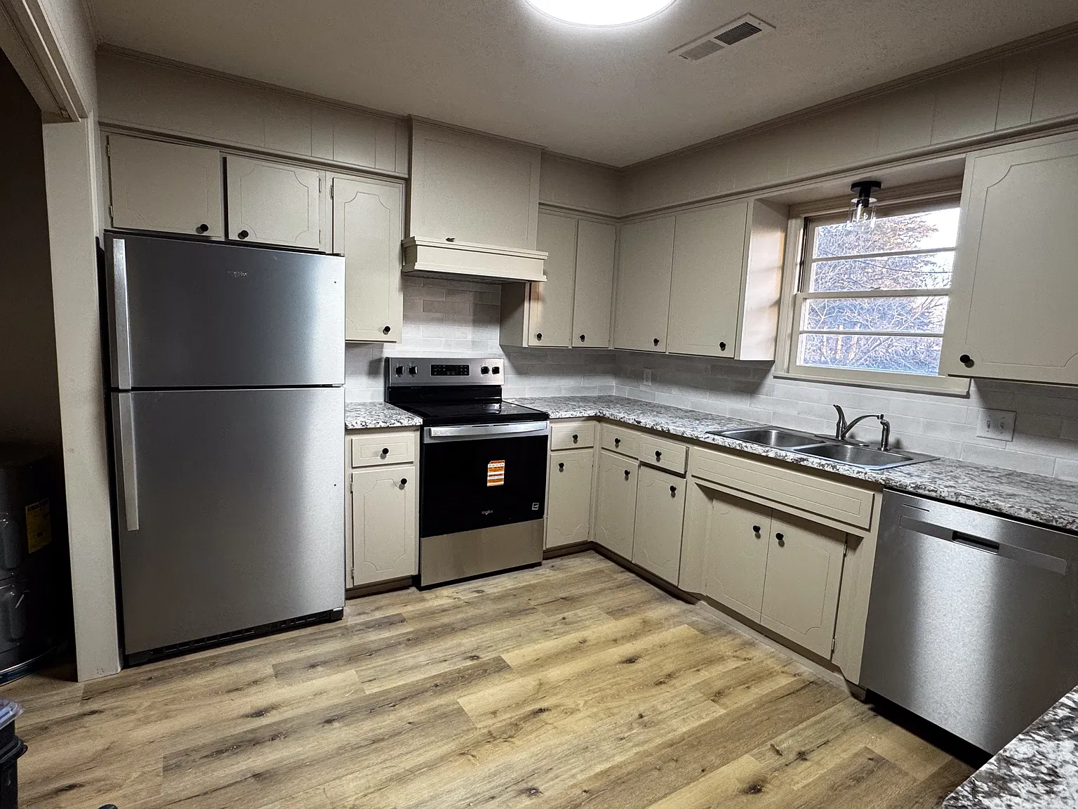 3 bed, 1600 sqft, $1,500 — Photo 4