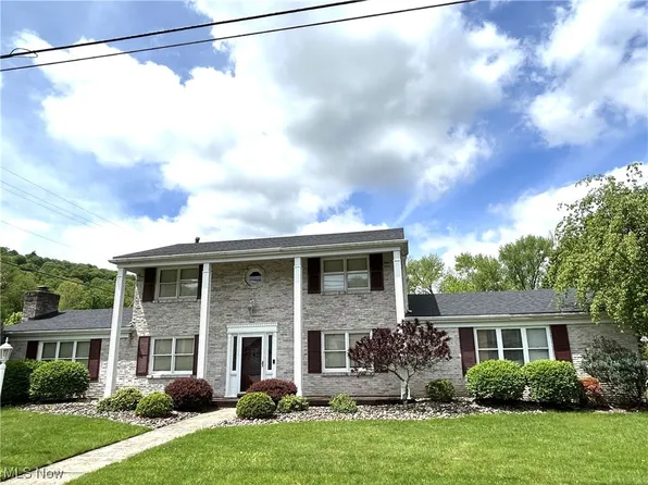 220 Country Club Blvd, Weirton, WV 26062