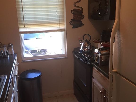 4th image of 310 Parkwood Dr