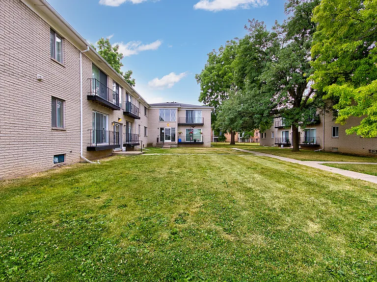 Pleasantview Manor Apartments — Photo 26