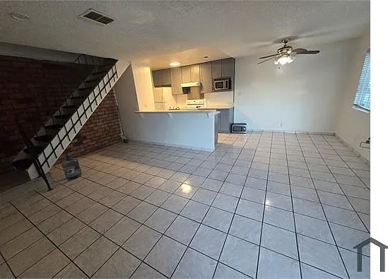 2118 Peppertree Way #3
