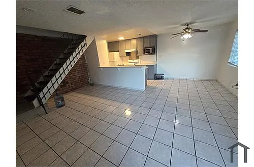 2118 Peppertree Way #3 Photo 1 2118 Peppertree Way #3 Photo 1