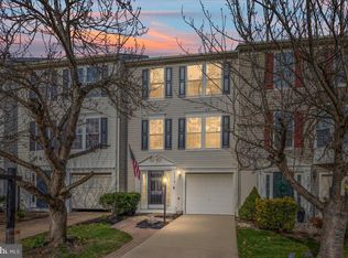 9078 Falcon Glen Ct, Bristow, VA 20136