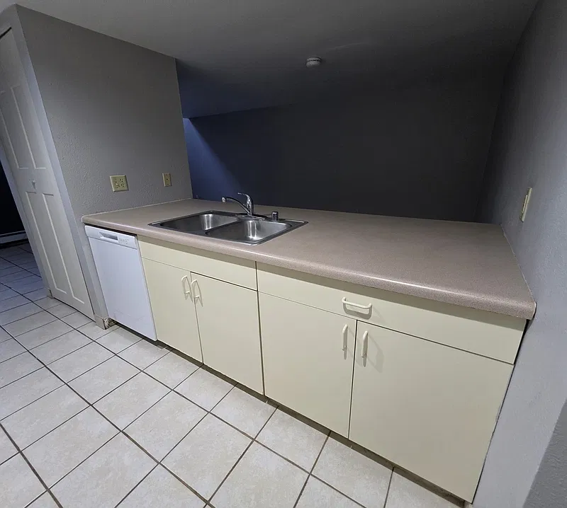 1 bed, 1.0 bath, $799 — Photo 4