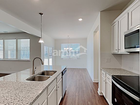 4th image of 7057 Creeksong Dr