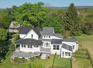 17281 Simmons Rd, Purcellville, VA 20132