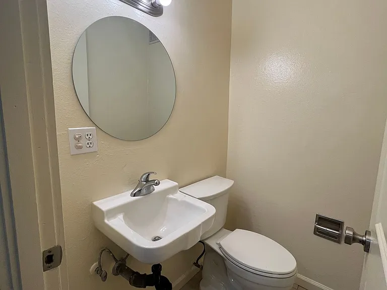 The Loft Apartments — Photo 12