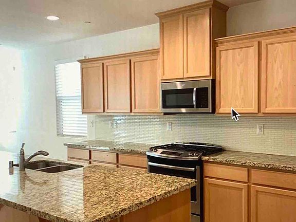 5th image of 9601 Oak Reserve Ln