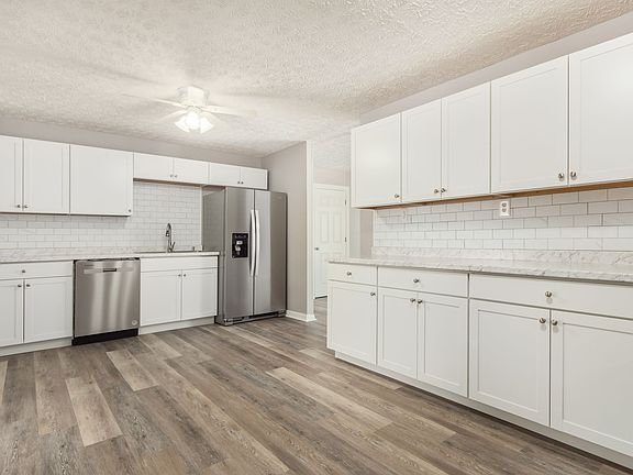 5th image of 5202 Crescent Ct