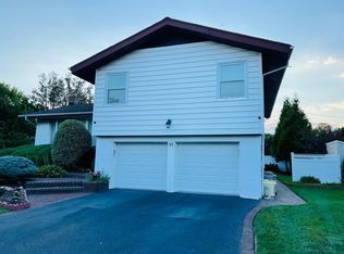 11 Flower Ln, Jericho, NY 11753