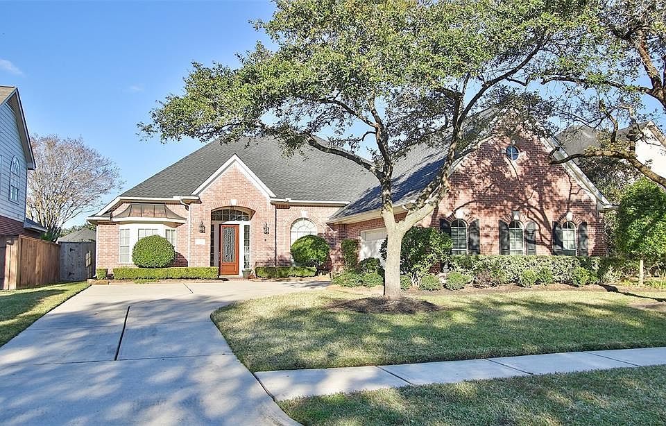 Give yourself the gift of this elegant 3/4 bedroom home with an oversized 2 car garage.