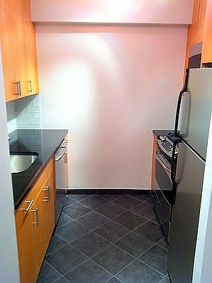 5th image of 330 E 46th St APT 8D