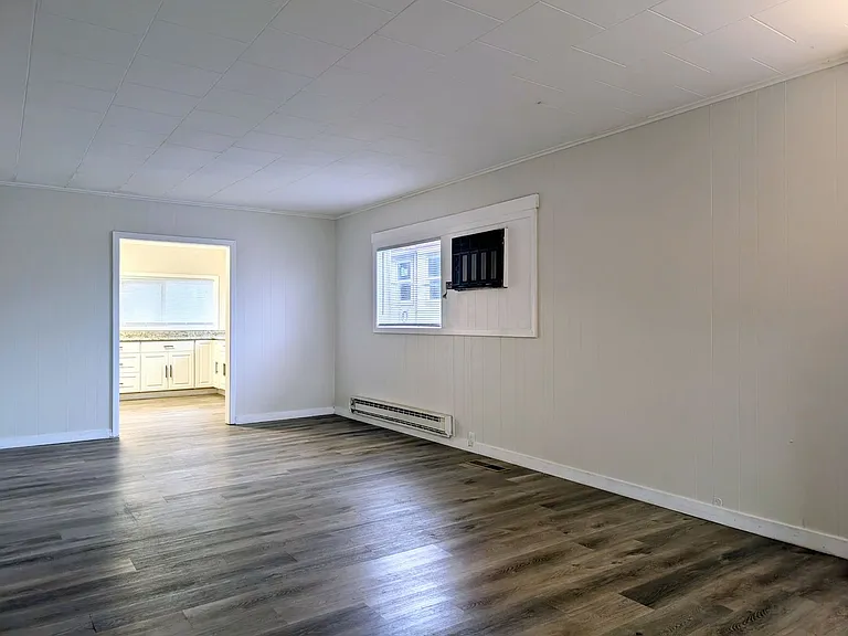 330 Roosevelt Ave — Photo 37