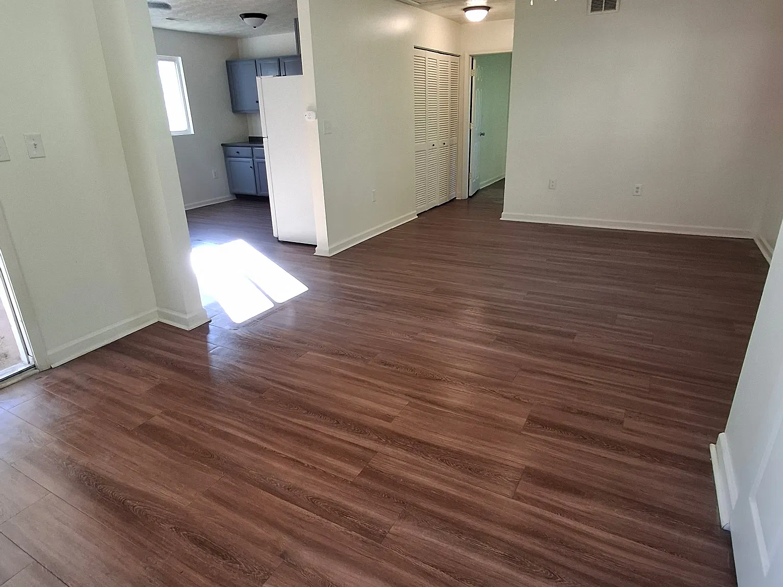 2 bed, 1.5 bath, 1101 sqft, $1,350 — Photo 3