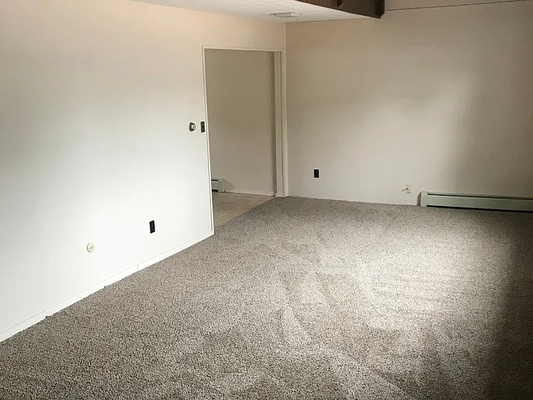 3402 Dover Ln #4 — Photo 3