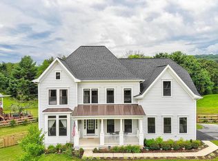 35691 Kedleston Ct, Round Hill, VA 20141