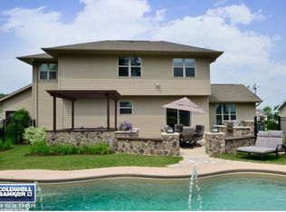 N1623 Arnies Ln, Greenville, WI 54942